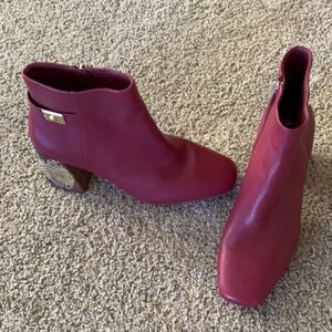 Women’s Vince Camuto burgundy ankle boots - never worn